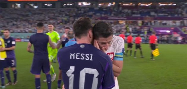 فيديو | ميسي يرفض مصافحة ليفاندوفسكي وحديث يجمعهما بعد تأهل الأرجنتين وبولندا | كورة لايف تيفي | koora live Tv | مباريات اليوم بث مباشر جوال kooralive