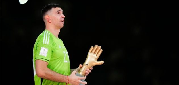 مسؤول فرنسي يطالب فيفا بسحب جائزة أفضل حارس من إيميليانو مارتينيز | كورة لايف تيفي | koora live Tv | مباريات اليوم بث مباشر جوال kooralive