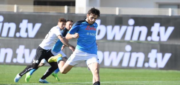 نابولي يعزز صدارته في الدوري الإيطالي بالفوز على سبيزيا بثلاثية نظيفة | كورة لايف تيفي | koora live Tv | مباريات اليوم بث مباشر جوال kooralive